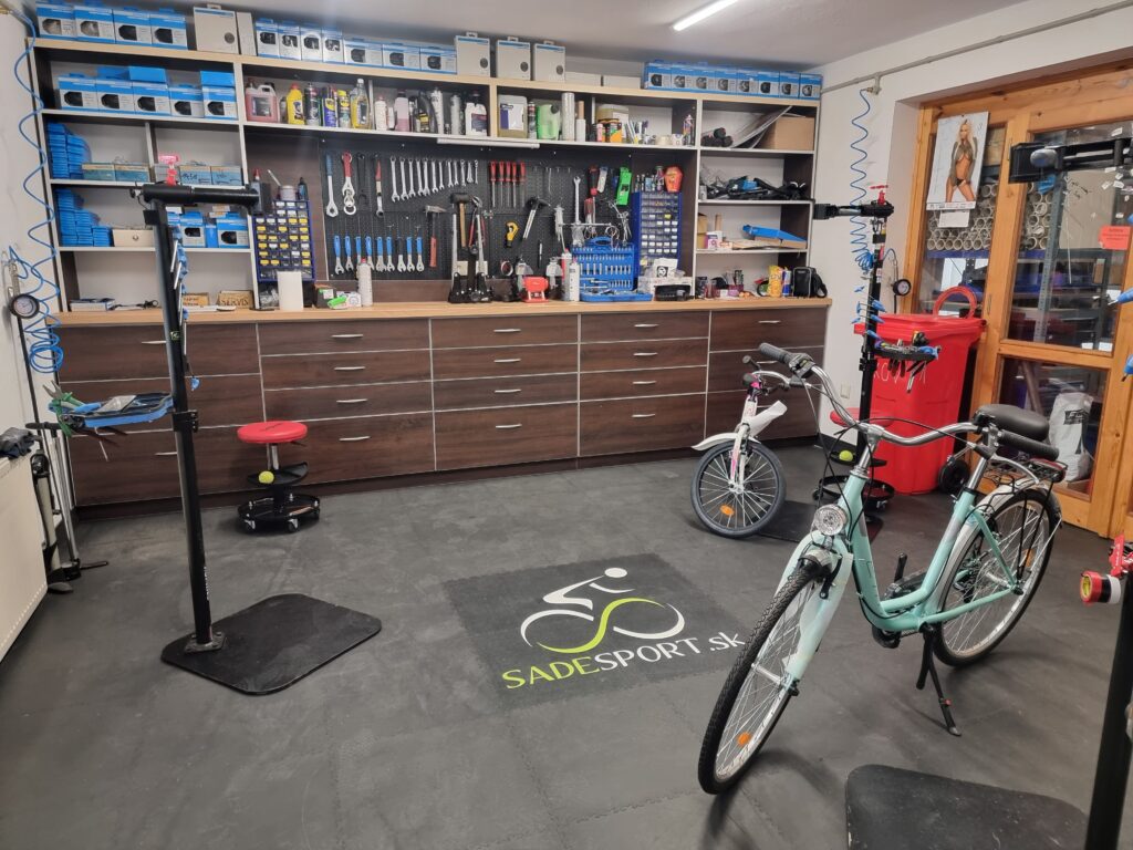 Taller de bicicletas, Eslovaquia